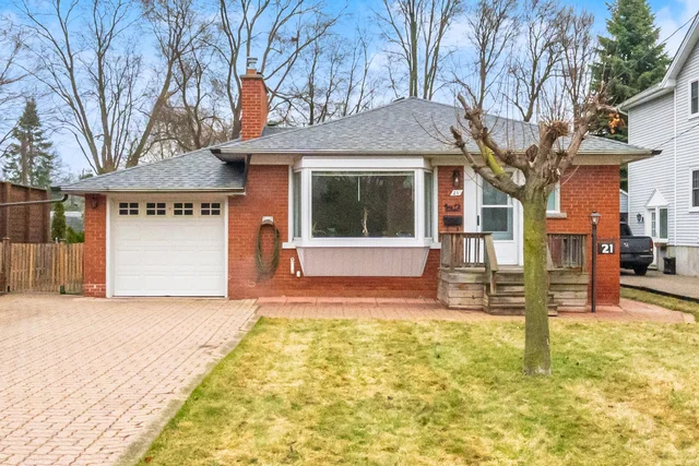 21 Minnewawa Road, Mississauga - photo 1