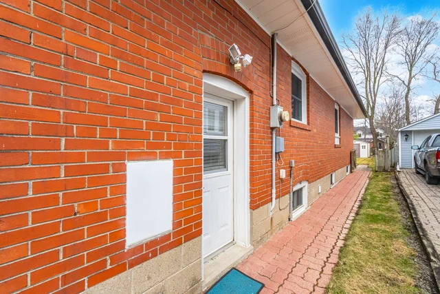 21 Minnewawa Road, Mississauga - photo 36
