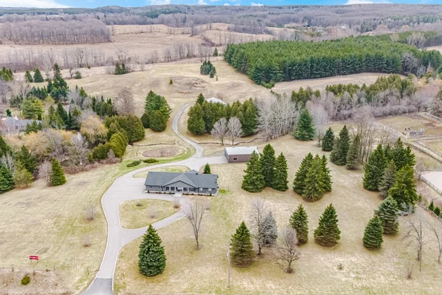 6785 Highway 9, Caledon - photo 2