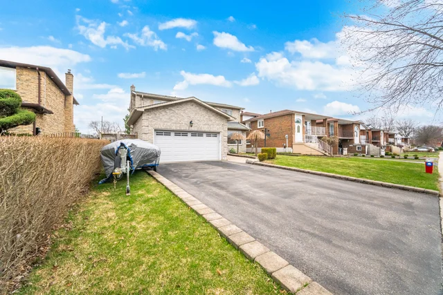 909 Lovingston Crescent, Mississauga - photo 3