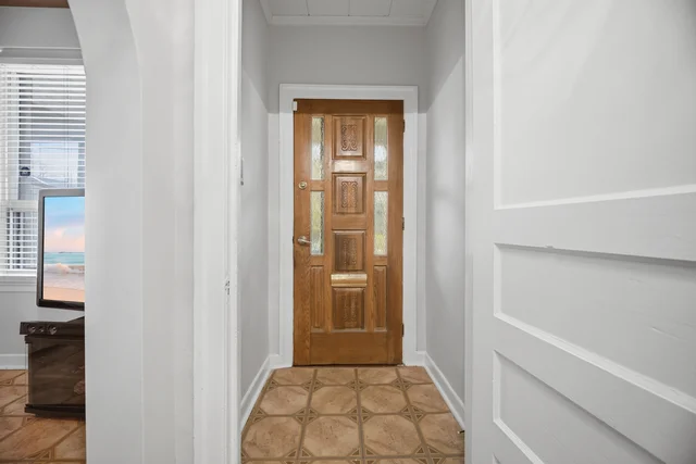 102 Bartlett Avenue, Toronto - photo 7