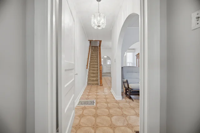 102 Bartlett Avenue, Toronto - photo 8