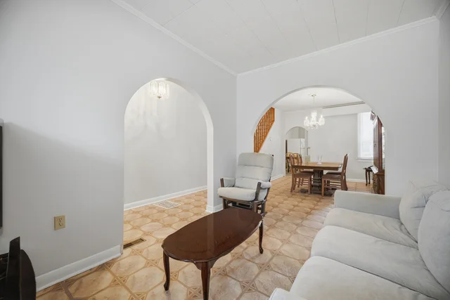 102 Bartlett Avenue, Toronto - photo 11
