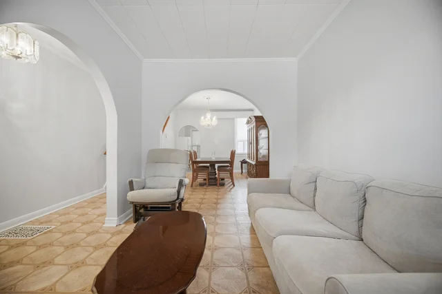 102 Bartlett Avenue, Toronto - photo 12