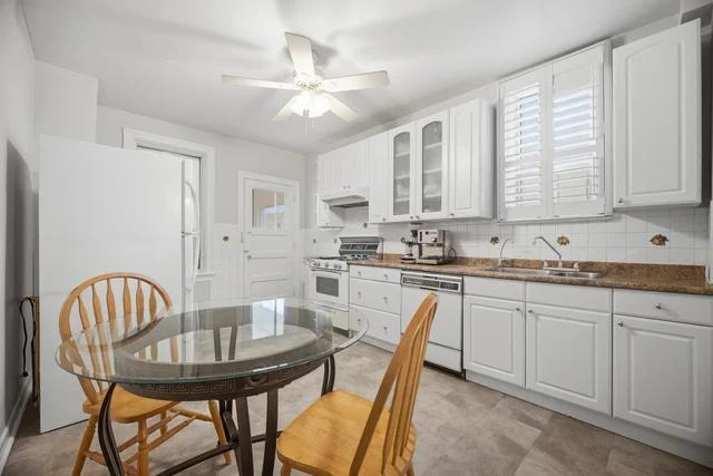 102 Bartlett Avenue, Toronto - photo 20