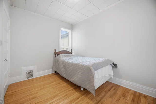 102 Bartlett Avenue, Toronto - photo 34