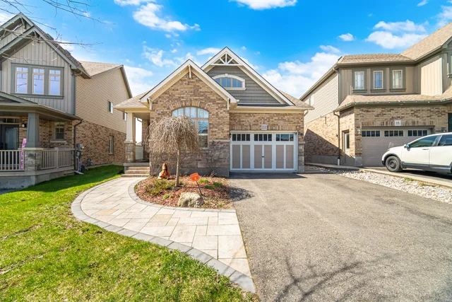 22 Wardlaw Avenue, Orangeville - photo 3