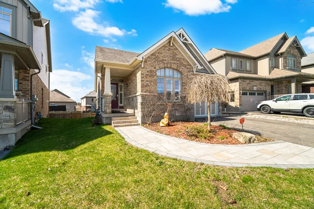 22 Wardlaw Avenue, Orangeville - photo 5