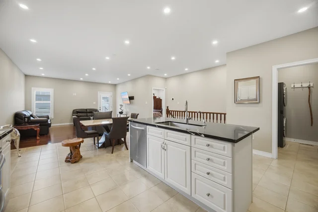22 Wardlaw Avenue, Orangeville - photo 12