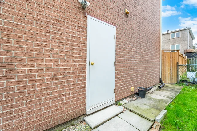 19 Ingleton Boulevard, Scarborough - photo 51