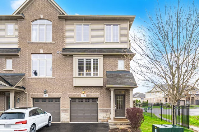 #10-257 Parkside Drive, Hamilton - photo 1