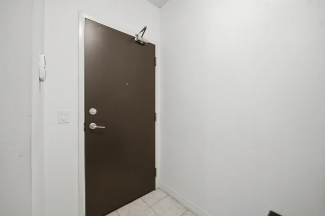 #402-225 Webb Drive, Mississauga - photo 7