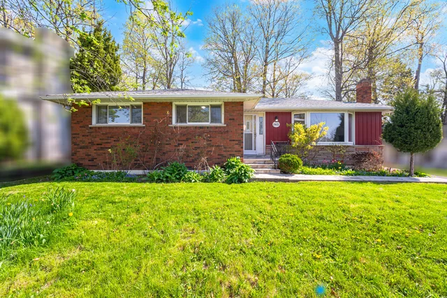 1461 Moss Glen Road, Burlington - photo 2