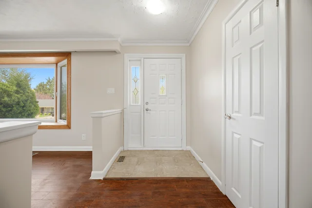 1461 Moss Glen Road, Burlington - photo 7