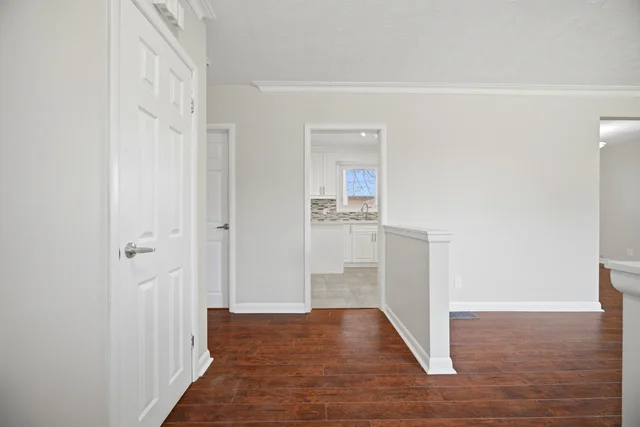 1461 Moss Glen Road, Burlington - photo 8