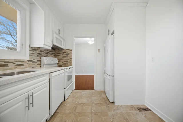 1461 Moss Glen Road, Burlington - photo 13