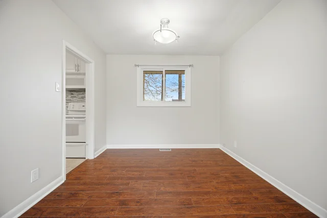 1461 Moss Glen Road, Burlington - photo 15