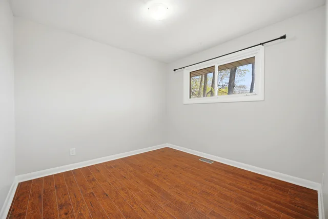 1461 Moss Glen Road, Burlington - photo 30
