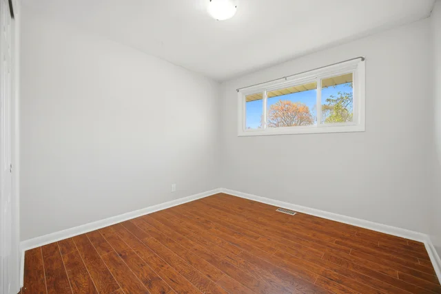 1461 Moss Glen Road, Burlington - photo 32