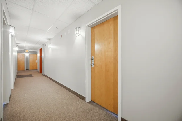 459 Kerr Street #305, Oakville - photo 3