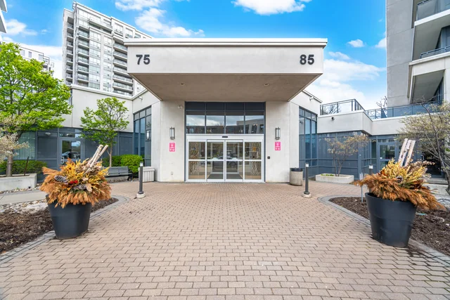 #612-85 North Park Road, Thornhill - photo 3