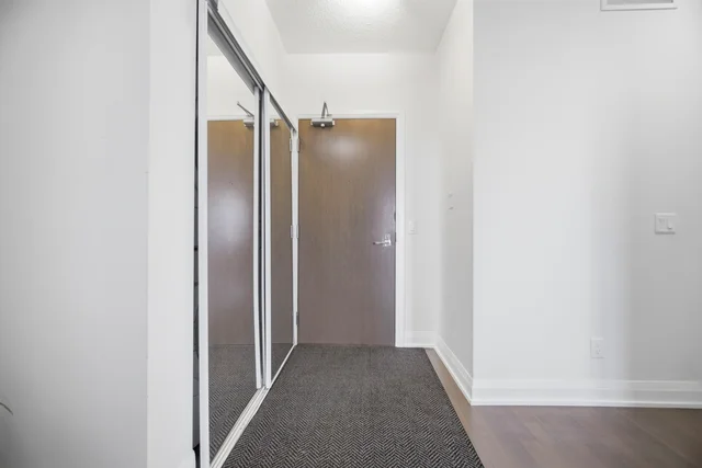 #612-85 North Park Road, Thornhill - photo 8