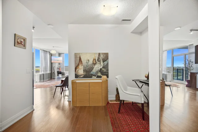 #612-85 North Park Road, Thornhill - photo 9