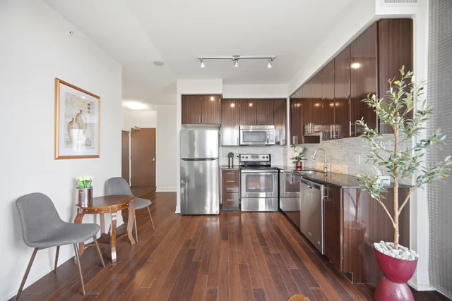 #612-85 North Park Road, Thornhill - photo 11