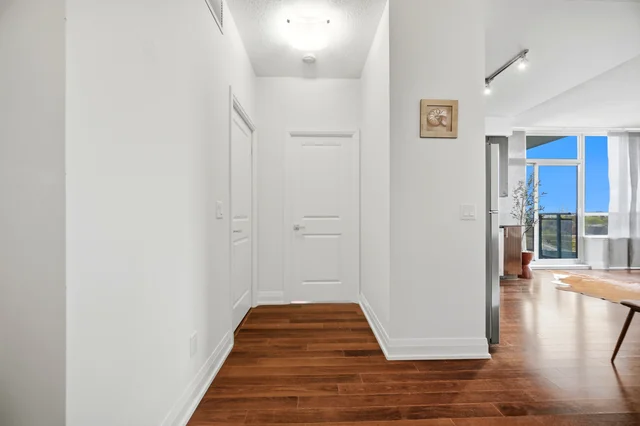#612-85 North Park Road, Thornhill - photo 20