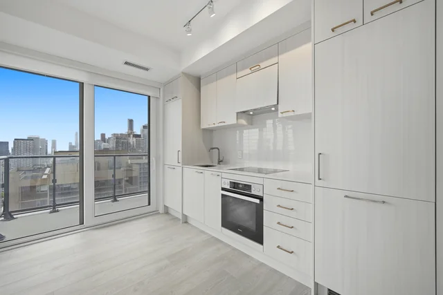 #2409-634 Church Street, Toronto - photo 11
