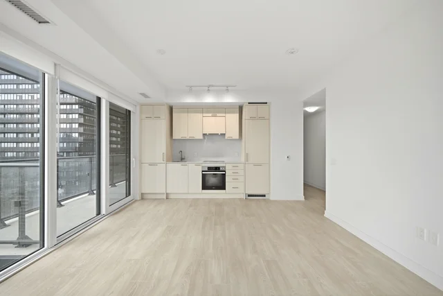 #2409-634 Church Street, Toronto - photo 15