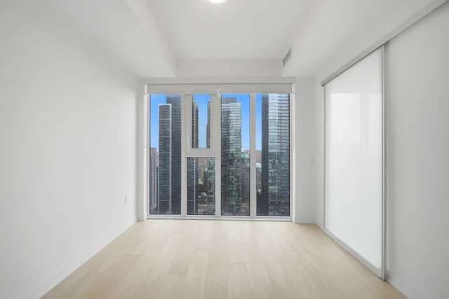 #2409-634 Church Street, Toronto - photo 22