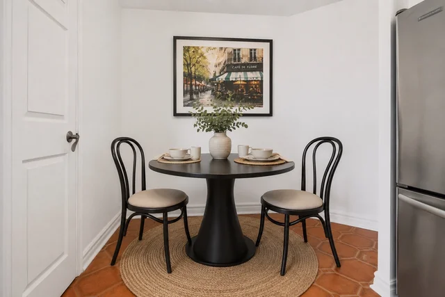 Staged Breakfast area.jpg