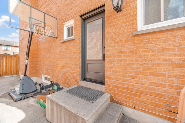 139 Coronation Street, Vaughan - photo 52