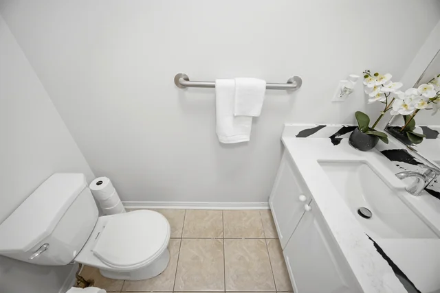 32 Laurelhurst Crescent, Woodbridge - photo 19