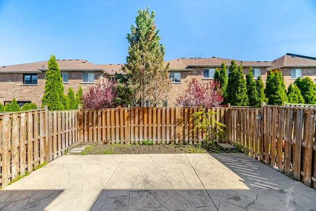 32 Laurelhurst Crescent, Woodbridge - photo 33