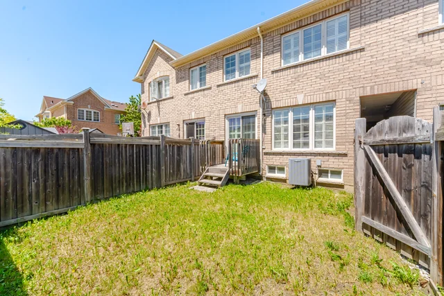 33 Bay Breeze Drive, Brampton - photo 36