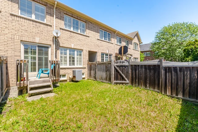 33 Bay Breeze Drive, Brampton - photo 37