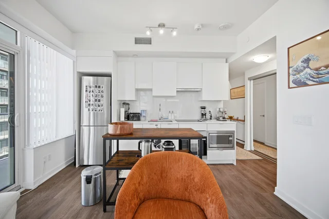#1803-195 Redpath Avenue, Toronto - photo 9