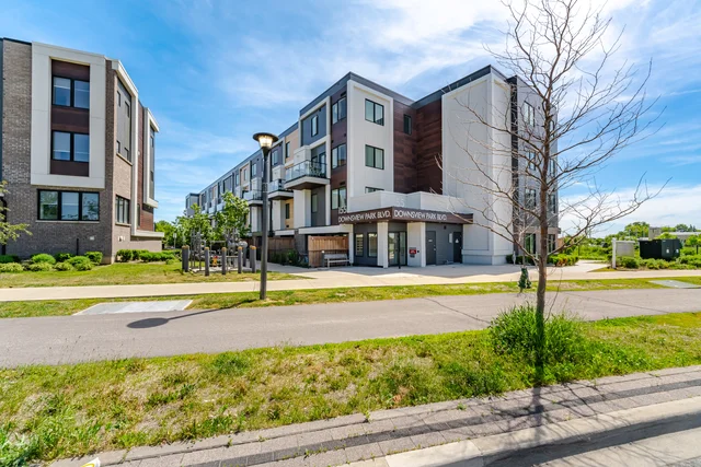 #204-155 Downsview Park Boulevard, North York - photo 1