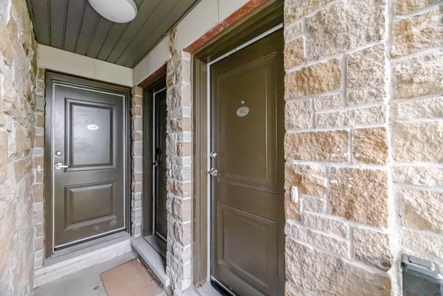 #702-60 Dunsheath Way, Markham - photo 5