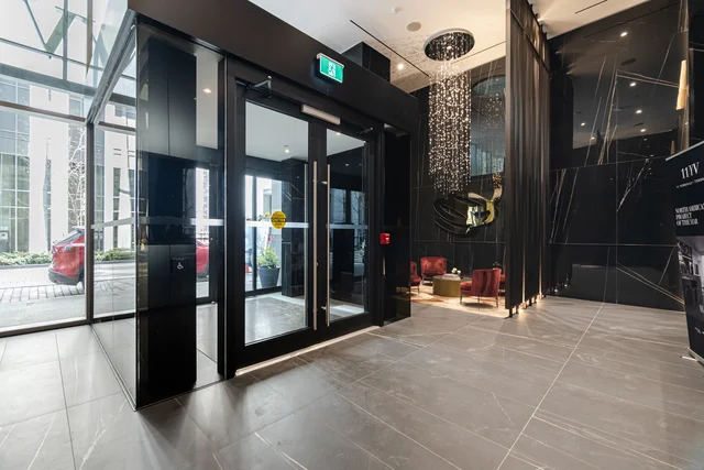 #3608-11 Yorkville Avenue, Toronto - photo 4