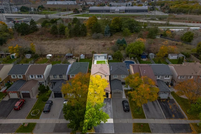 4406 Lee Drive, Mississauga - photo 2