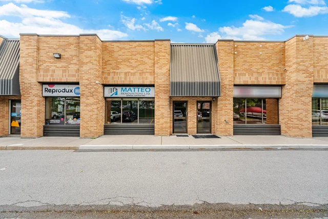 #2-16 Sims Crescent, Richmond Hill - photo 1