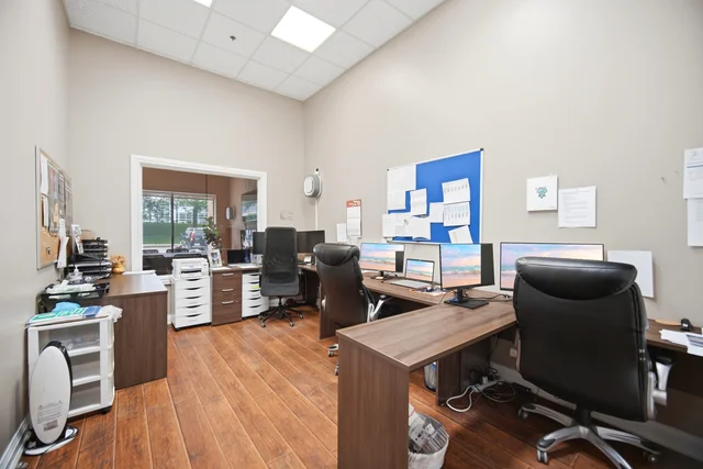 #2-16 Sims Crescent, Richmond Hill - photo 11