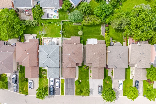 10 Meadow Bush Court, Brampton - photo 5
