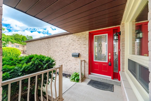 10 Meadow Bush Court, Brampton - photo 16