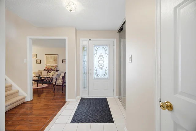 10 Meadow Bush Court, Brampton - photo 17