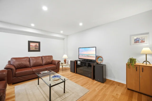 38 Furrows End, Brampton - photo 17