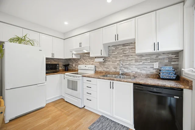 38 Furrows End, Brampton - photo 24